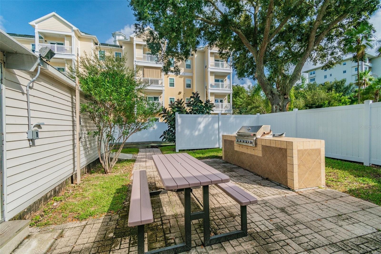 Image 36 of 41 For 1235 Highland Avenue 2-207