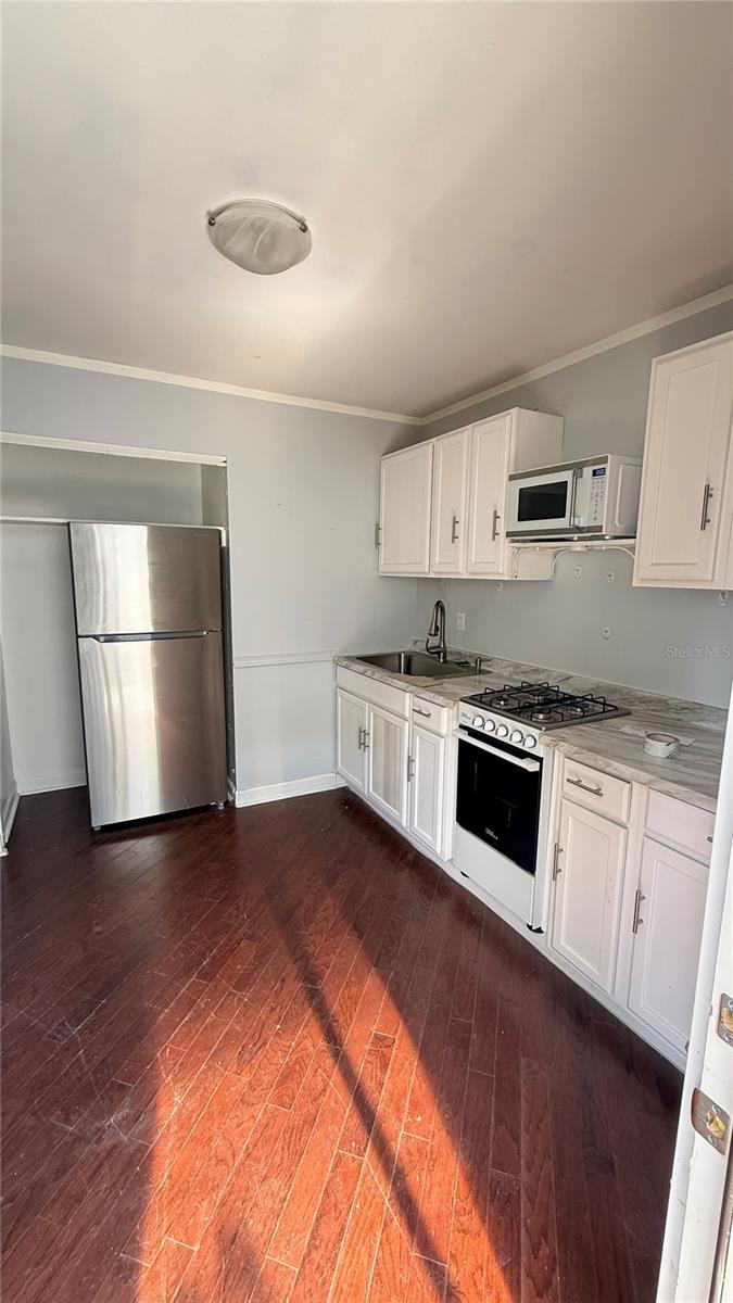 Image 17 of 22 For 7017 Baywood Drive