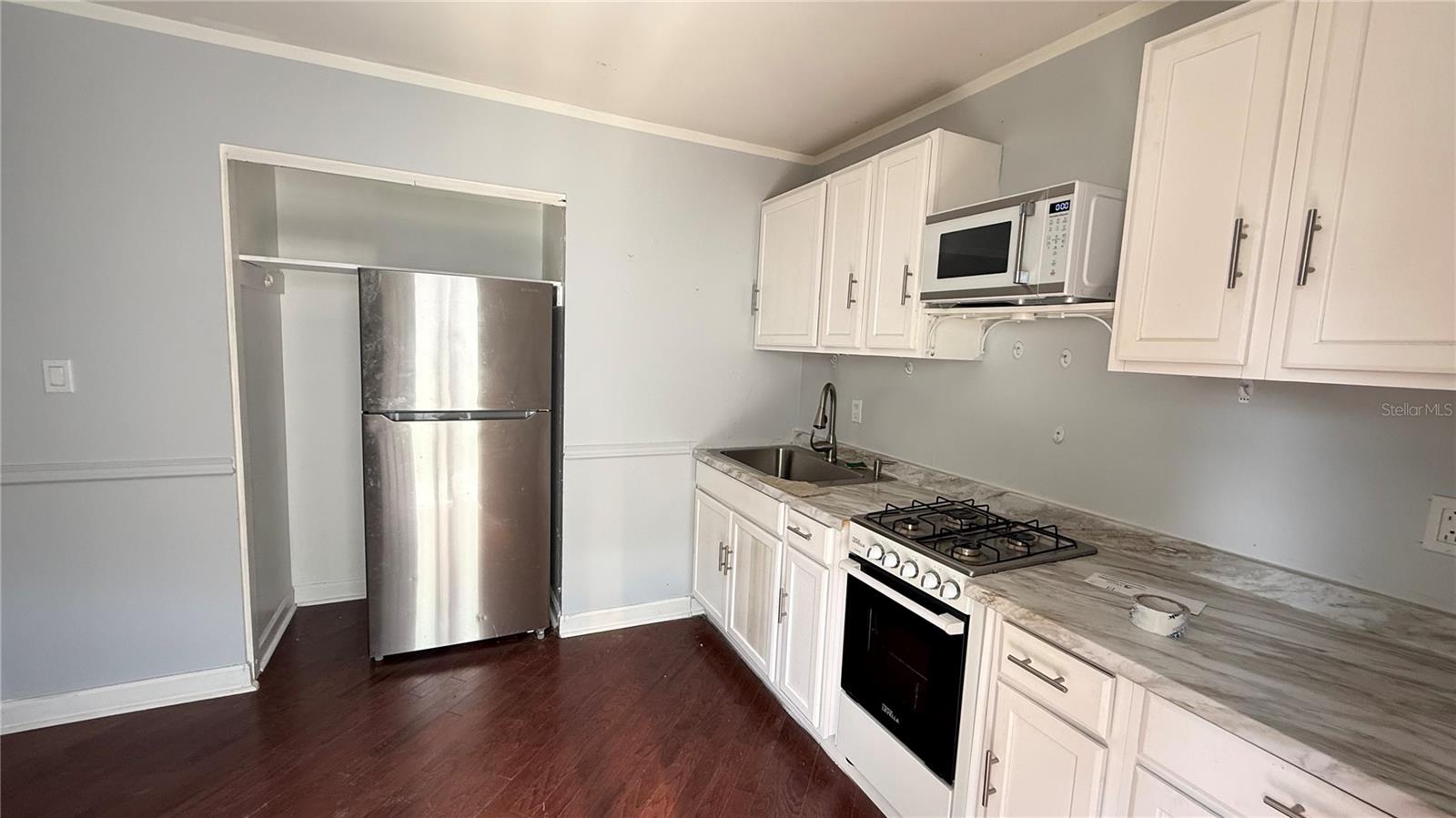 Image 18 of 22 For 7017 Baywood Drive