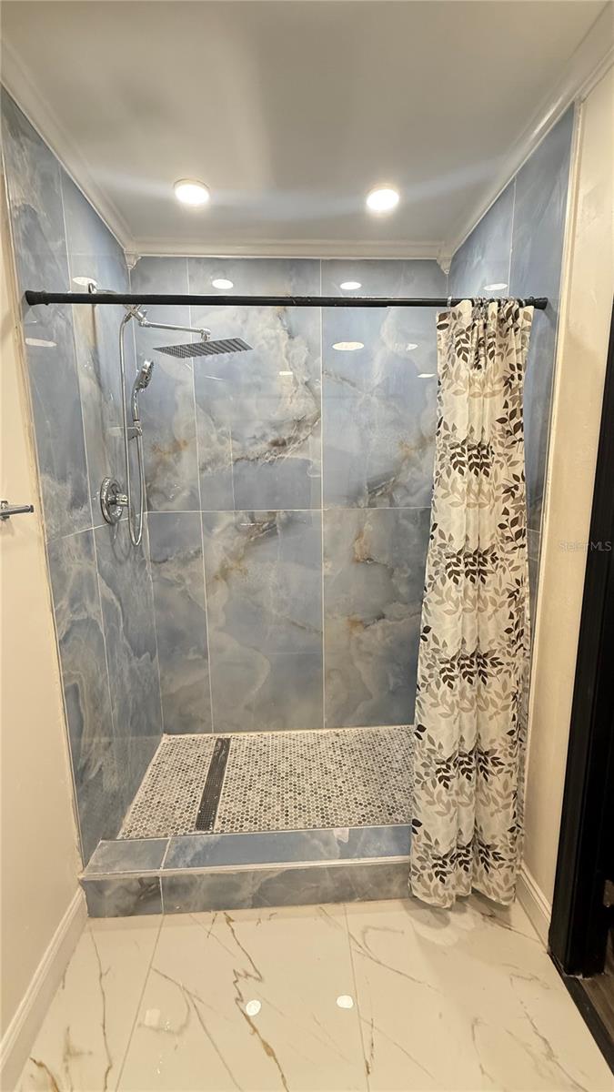 Image 4 of 22 For 7017 Baywood Drive