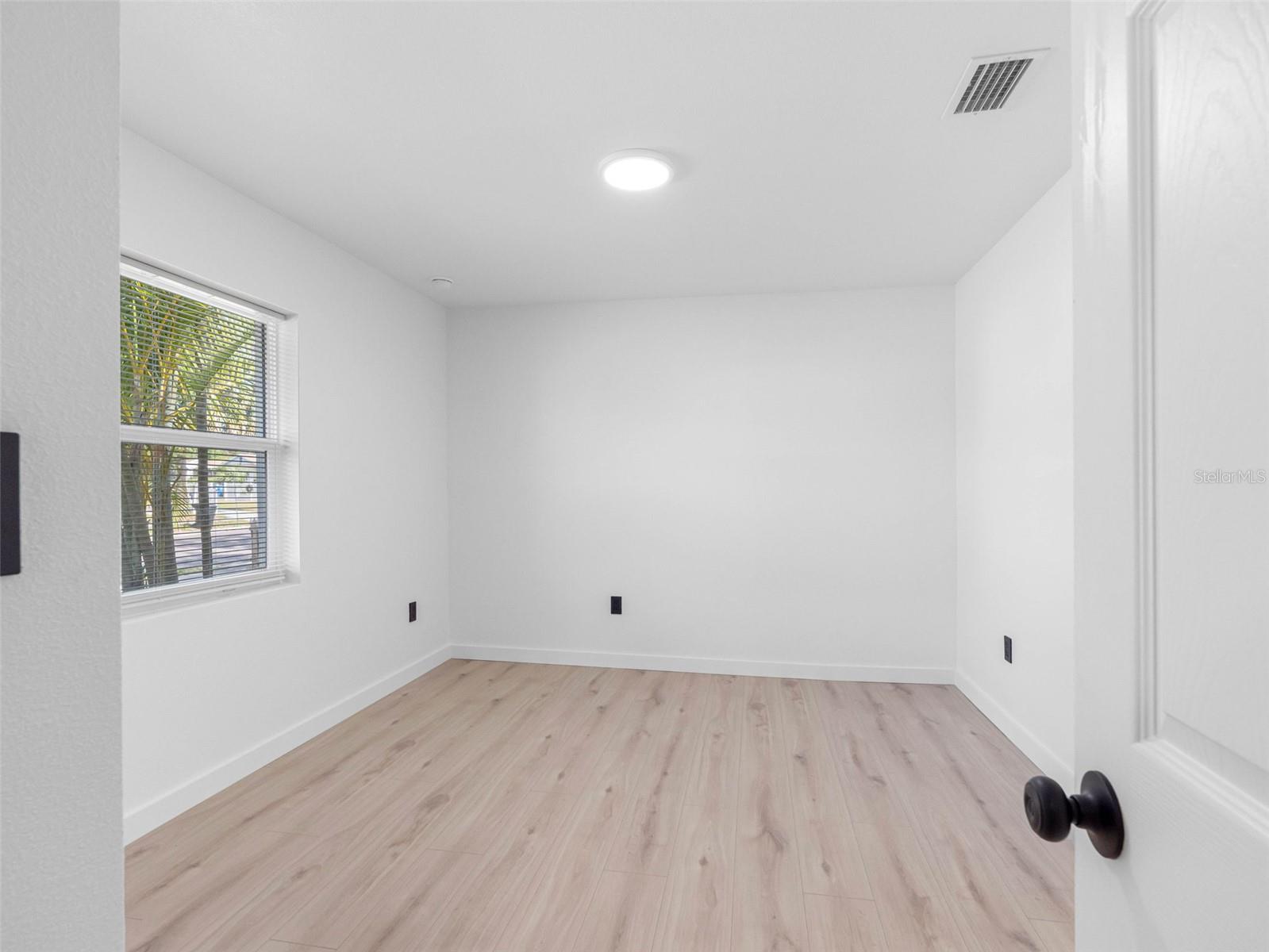 Image 19 of 43 For 2322 21st Street S
