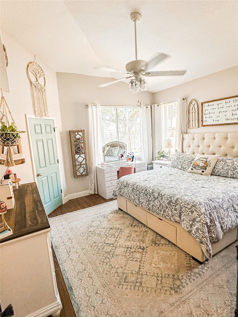 Image 12 of 21 For 923 Tuscanny Street