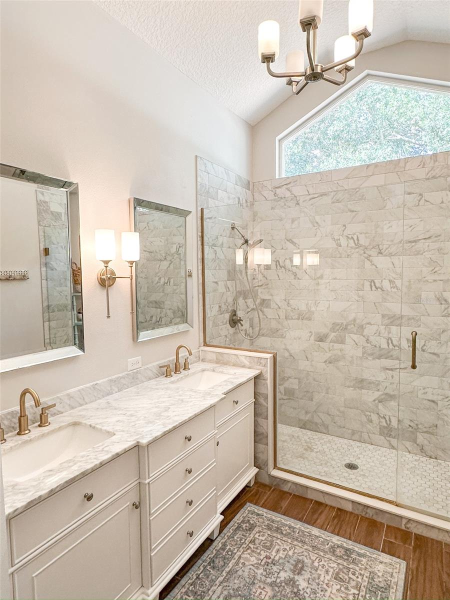 Image 13 of 21 For 923 Tuscanny Street