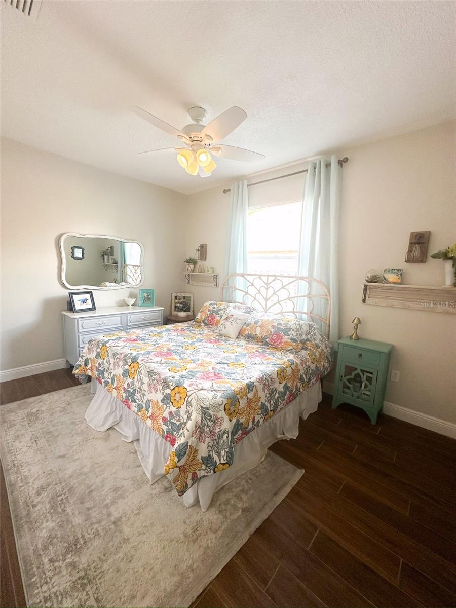 Image 14 of 21 For 923 Tuscanny Street