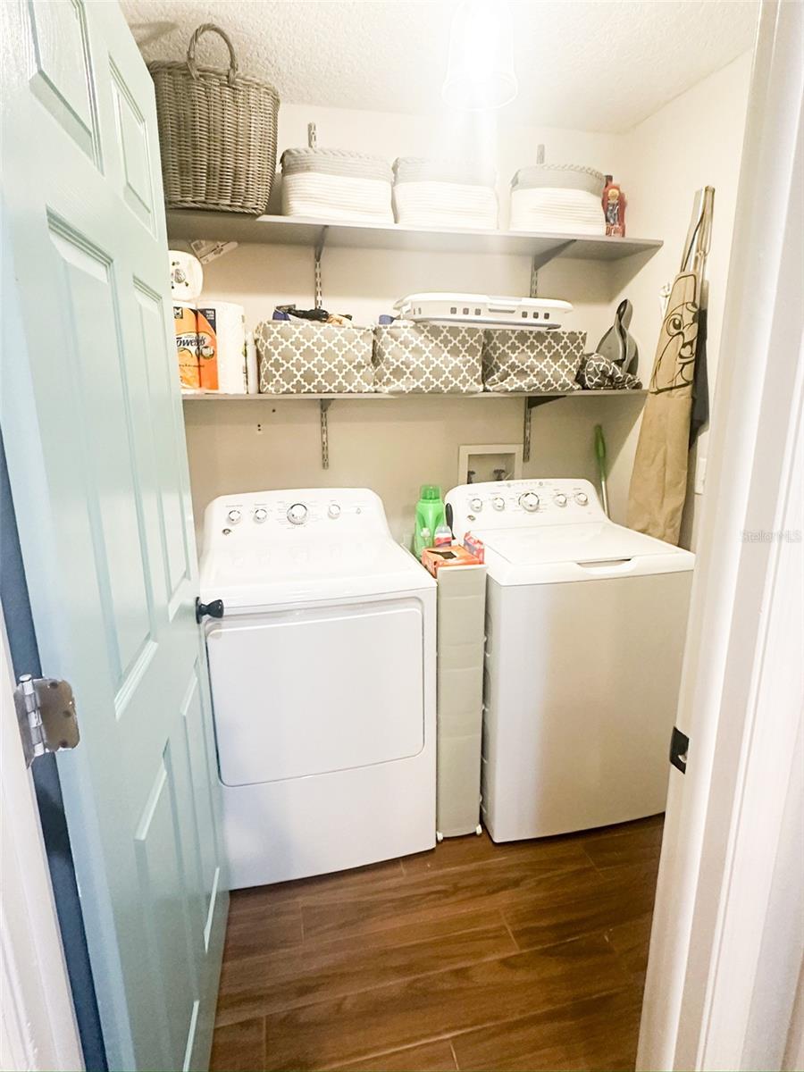 Image 20 of 21 For 923 Tuscanny Street