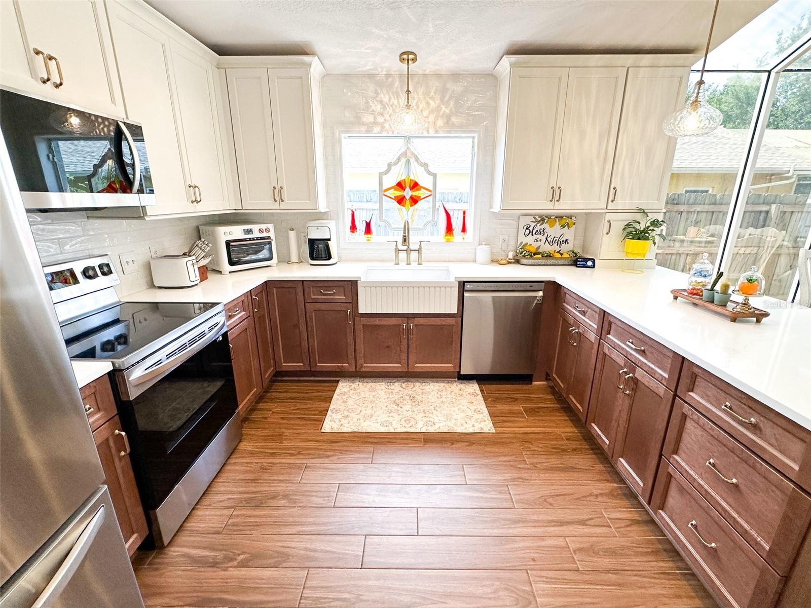 Image 4 of 21 For 923 Tuscanny Street