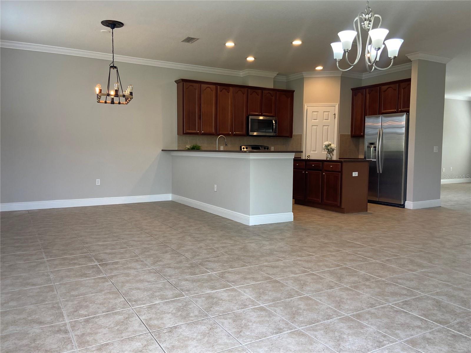 Image 10 of 37 For 8807 Cameron Crest Drive