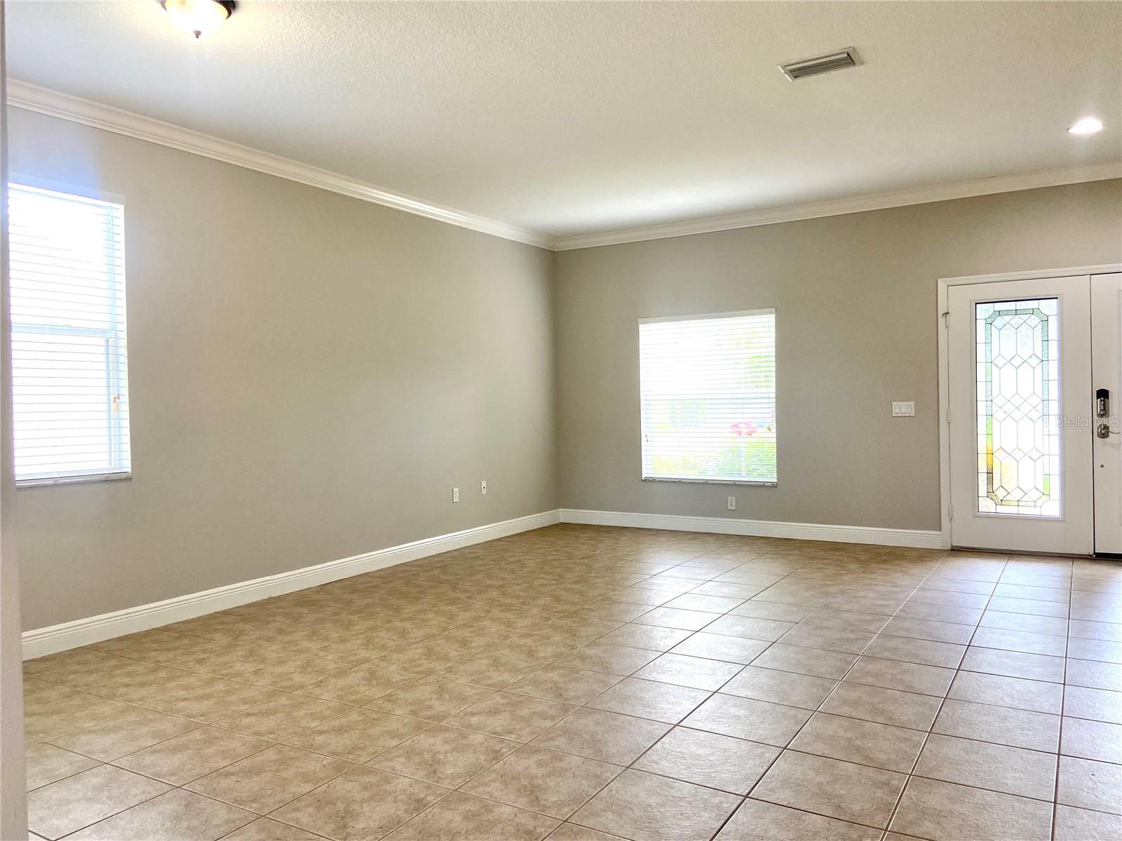 Image 17 of 37 For 8807 Cameron Crest Drive