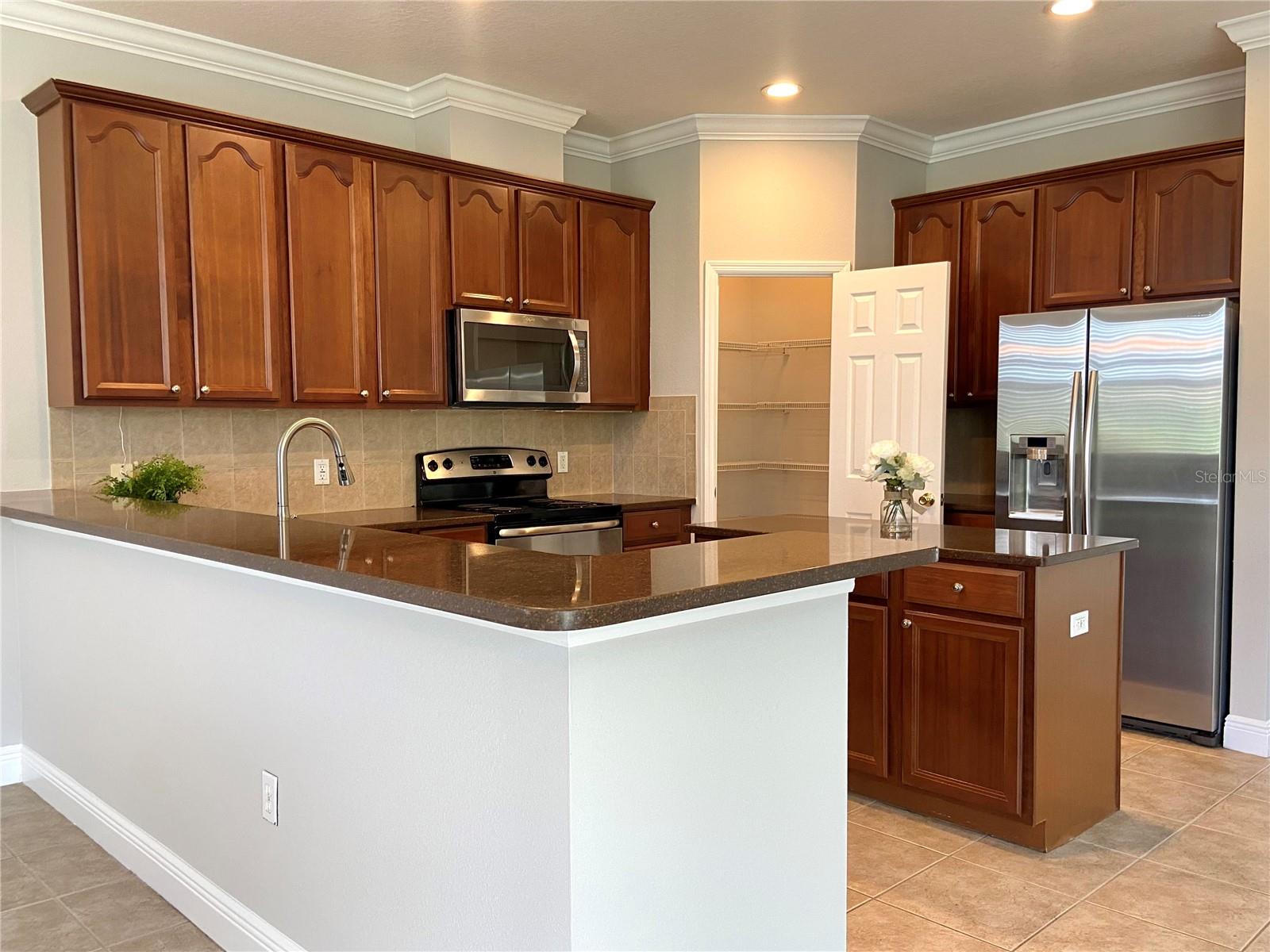 Image 7 of 37 For 8807 Cameron Crest Drive