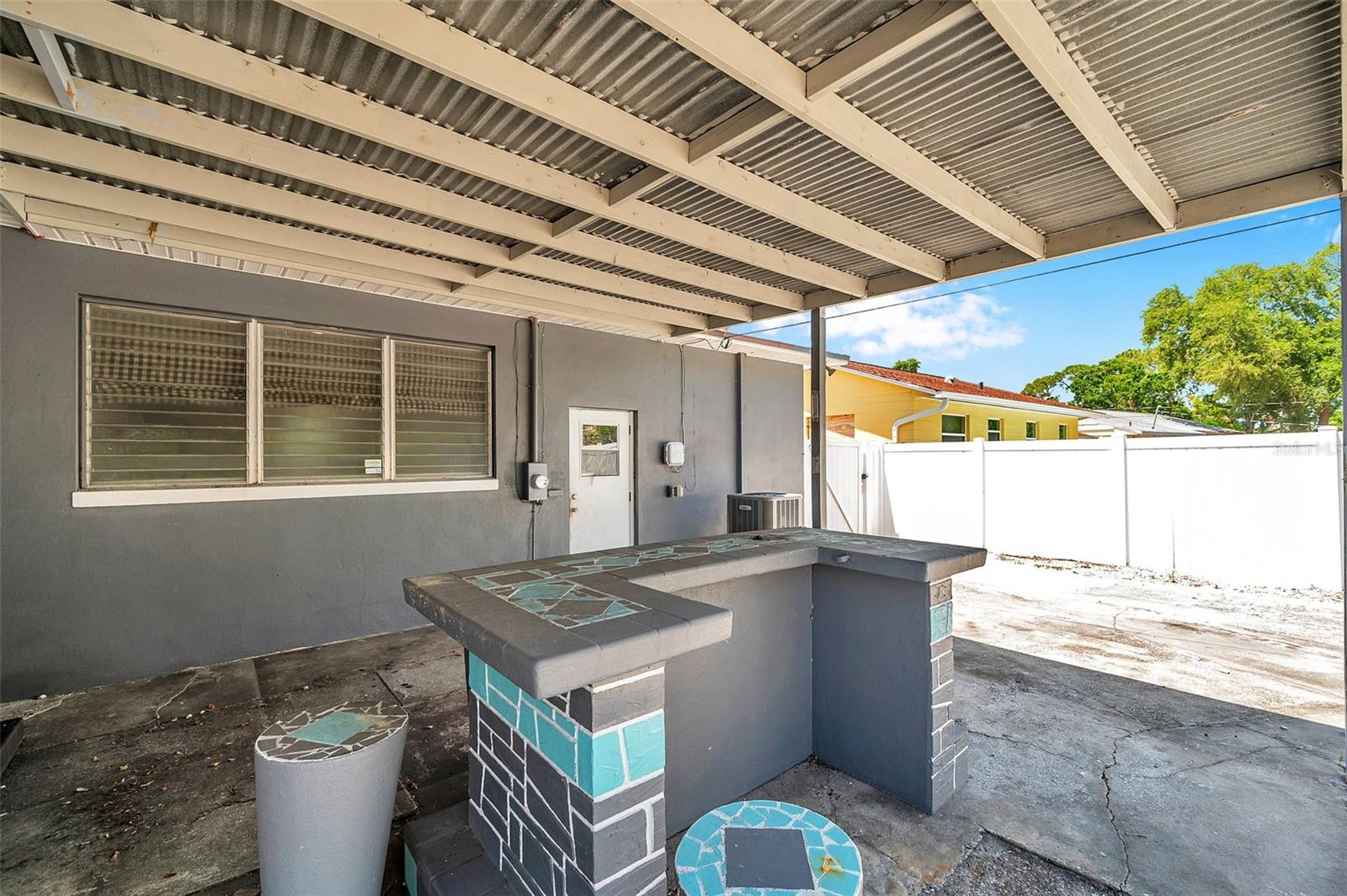 Image 13 of 62 For 936 Alcazar Way S