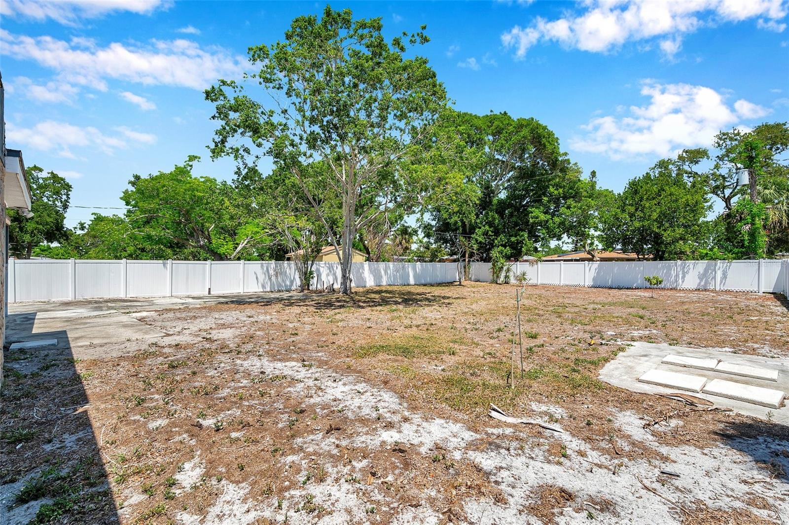 Image 15 of 62 For 936 Alcazar Way S