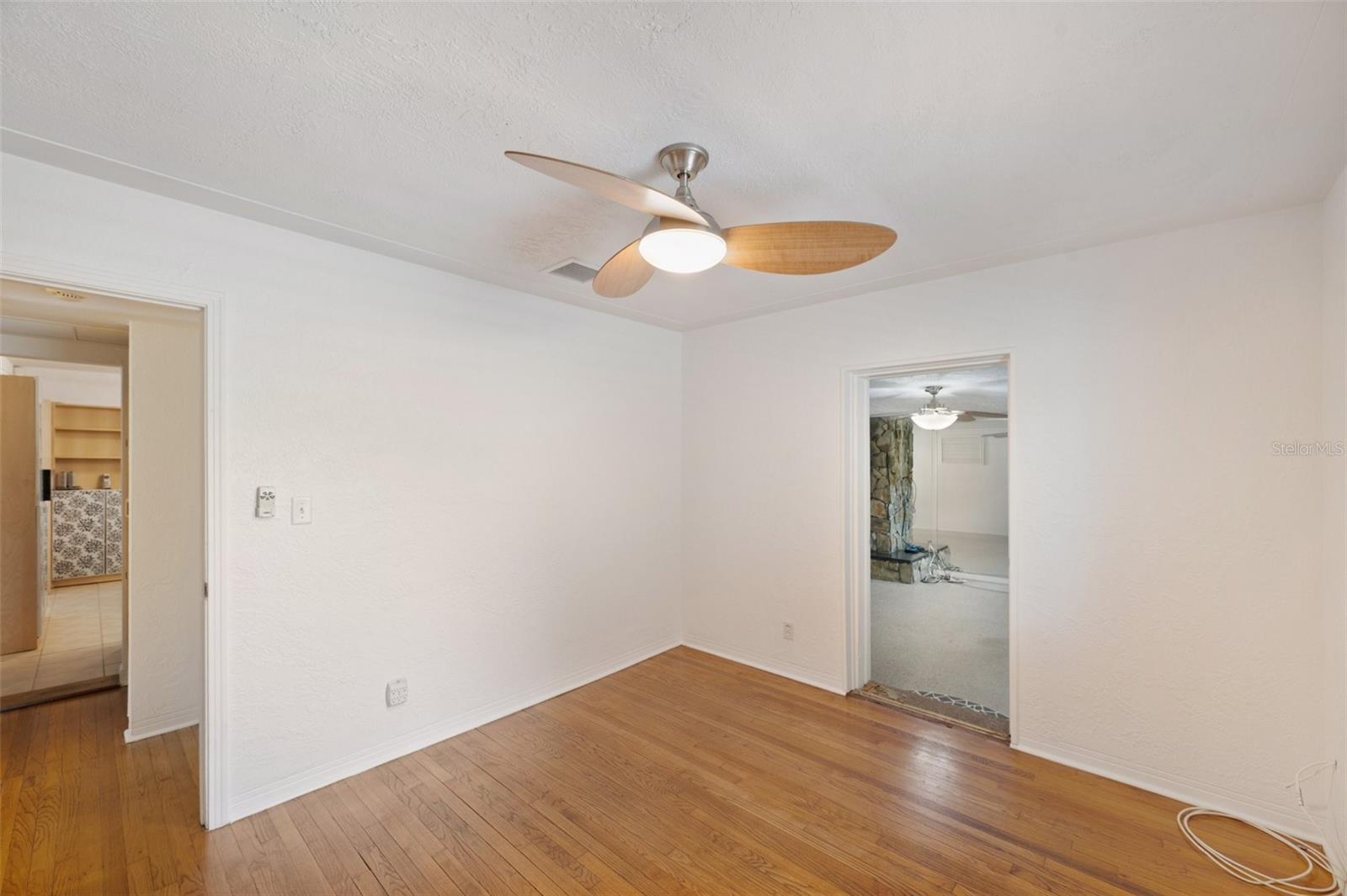 Image 26 of 62 For 936 Alcazar Way S