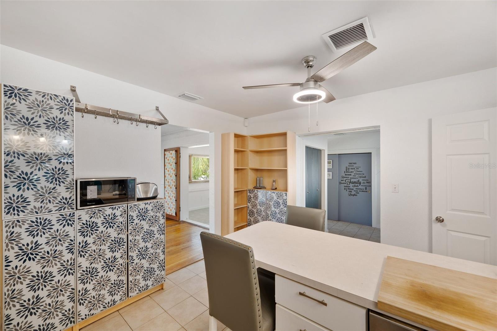 Image 35 of 62 For 936 Alcazar Way S