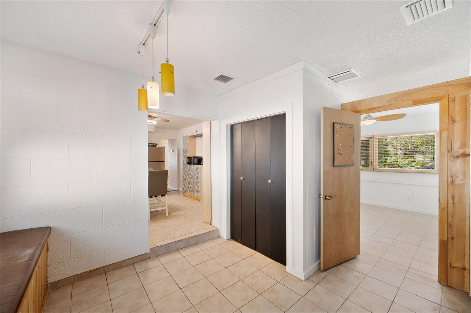 Image 38 of 62 For 936 Alcazar Way S