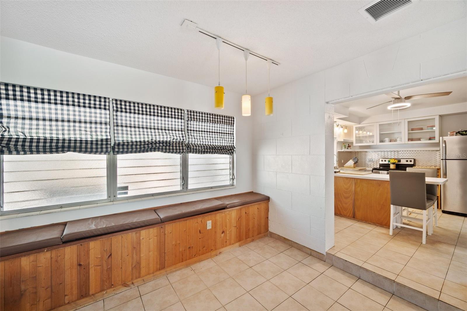 Image 39 of 62 For 936 Alcazar Way S