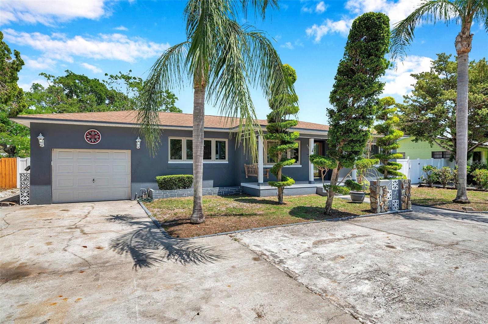 Image 4 of 62 For 936 Alcazar Way S