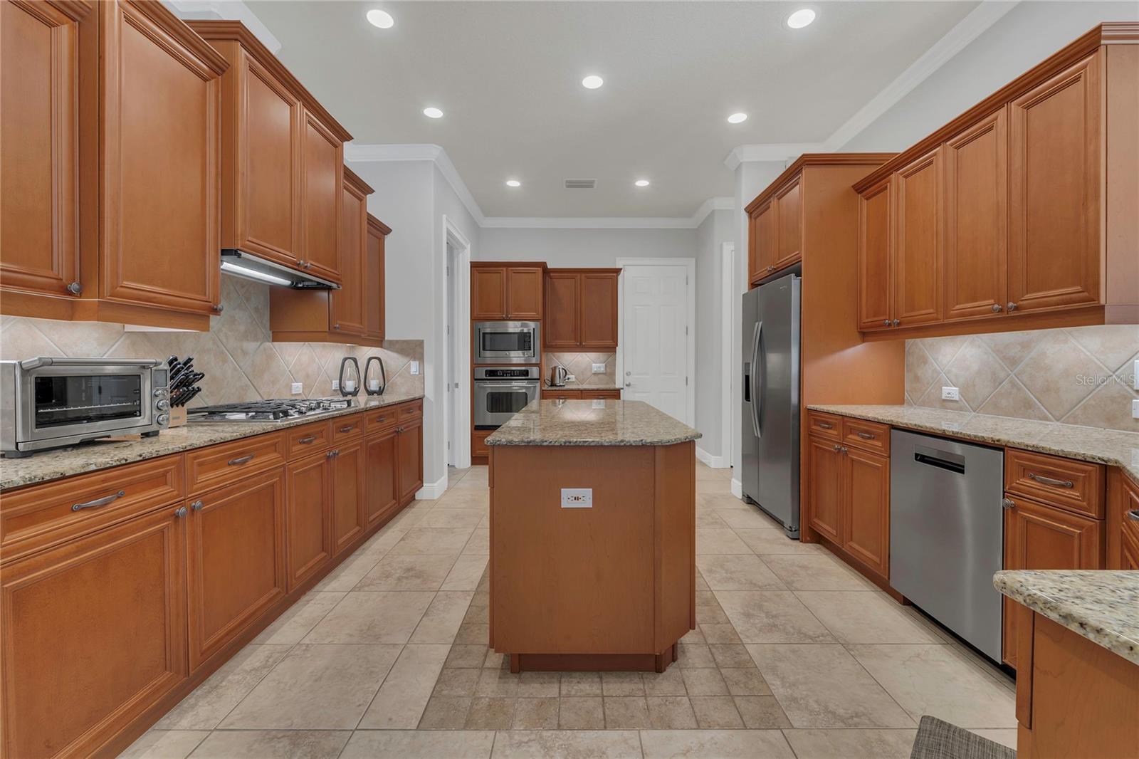 Image 15 of 62 For 20632 Broadwater Drive