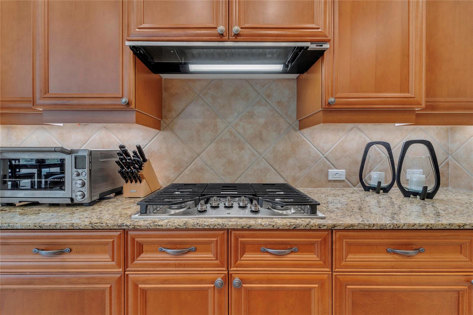 Image 16 of 62 For 20632 Broadwater Drive