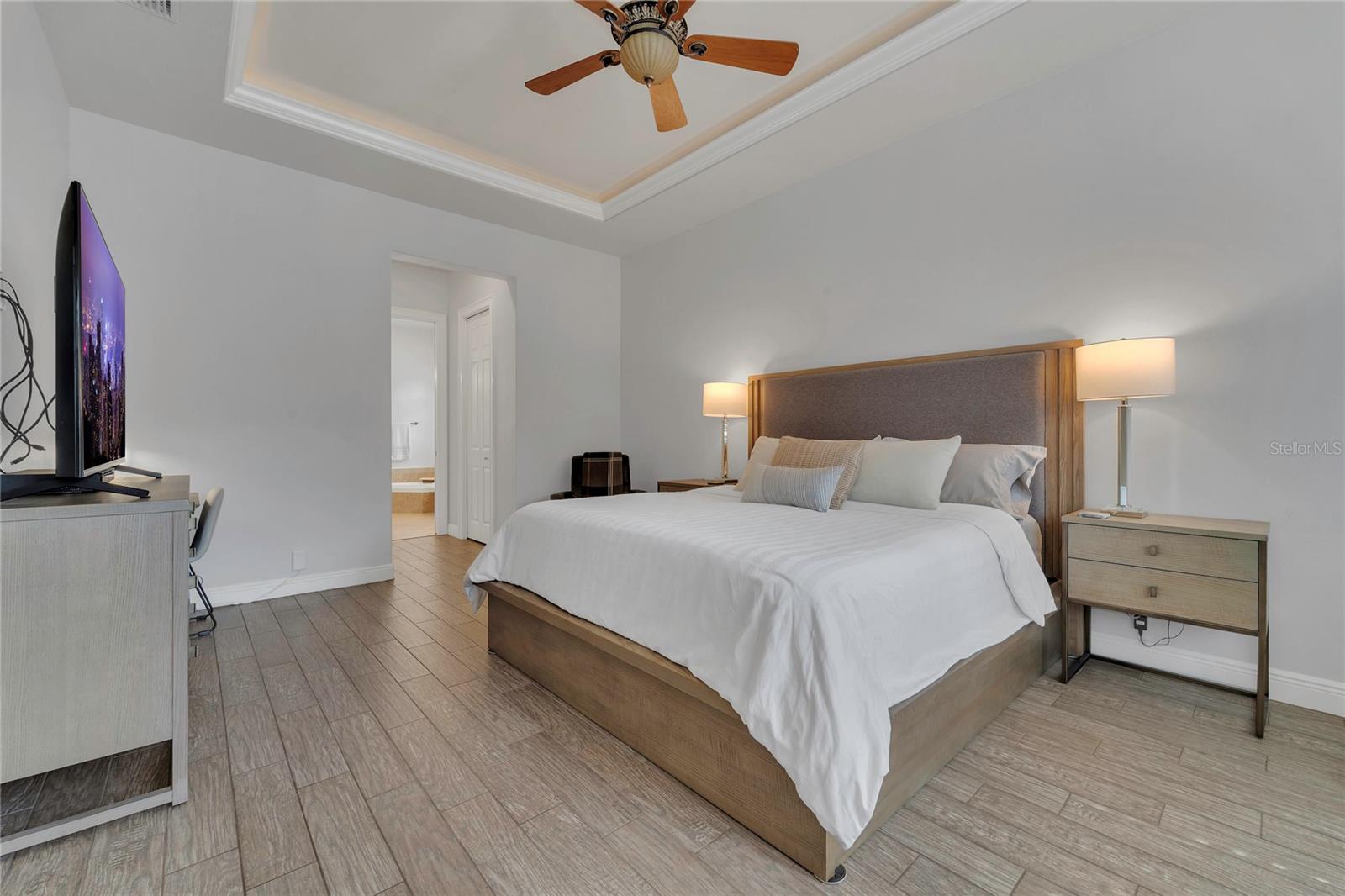 Image 21 of 62 For 20632 Broadwater Drive