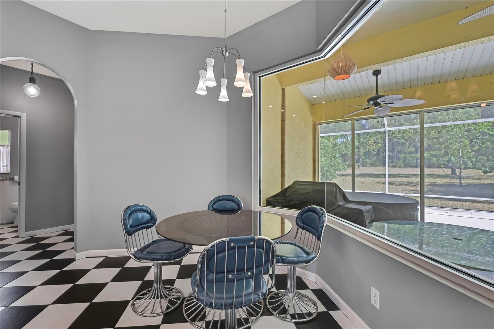Image 16 of 59 For 2499 Harley Street