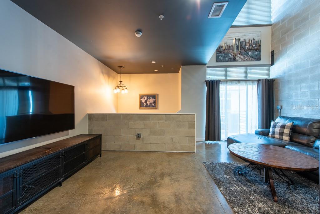 Image 12 of 57 For 5008 Macdill Avenue 10