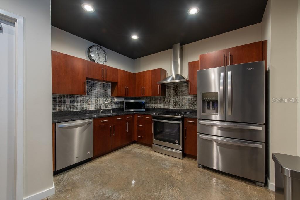 Image 17 of 57 For 5008 Macdill Avenue 10