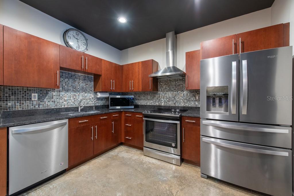 Image 18 of 57 For 5008 Macdill Avenue 10