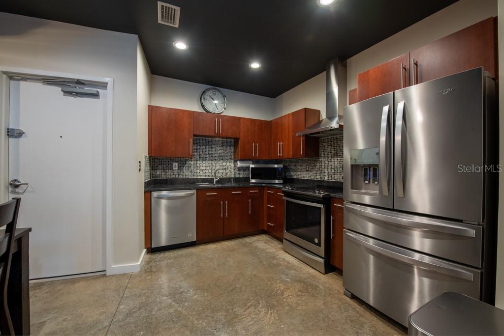 Image 19 of 57 For 5008 Macdill Avenue 10