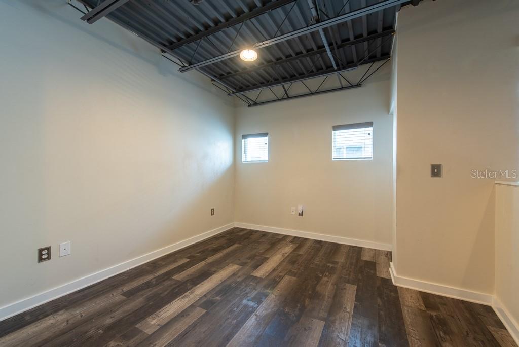 Image 30 of 57 For 5008 Macdill Avenue 10
