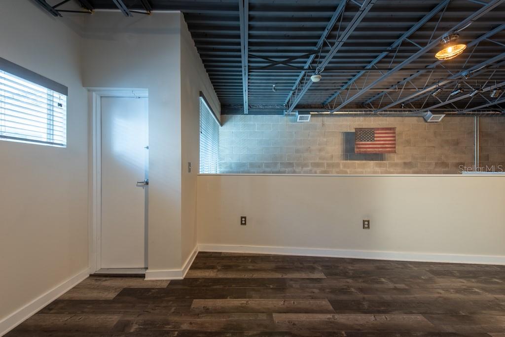 Image 31 of 57 For 5008 Macdill Avenue 10
