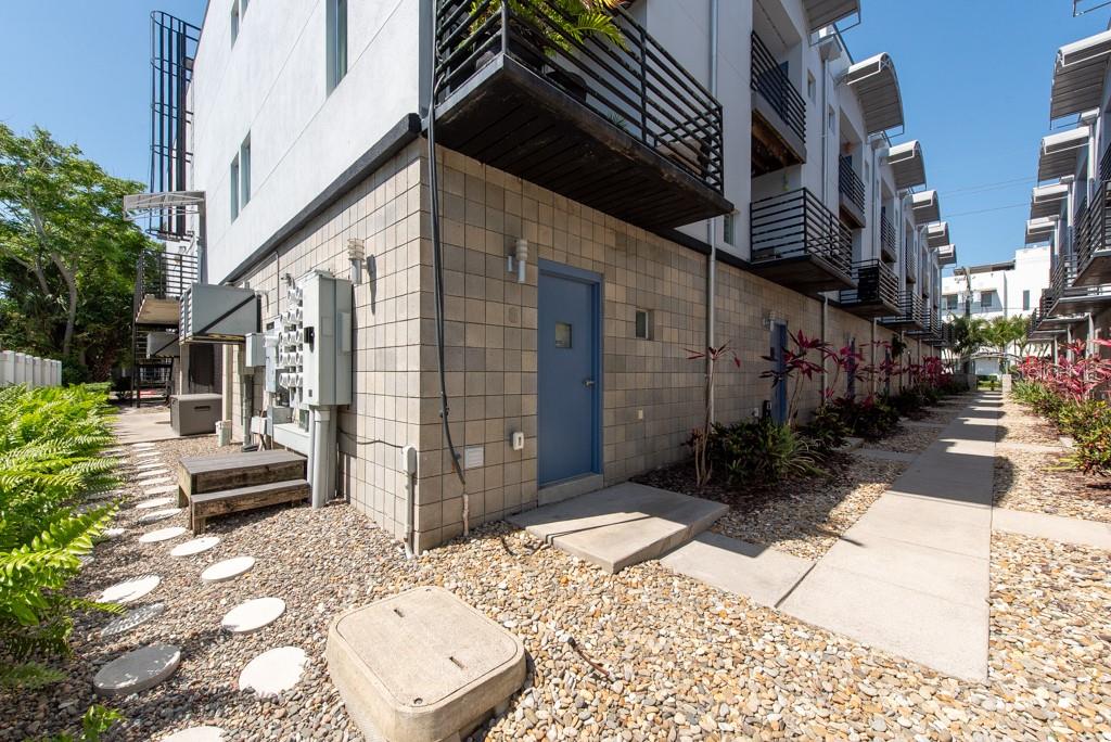 Image 44 of 57 For 5008 Macdill Avenue 10
