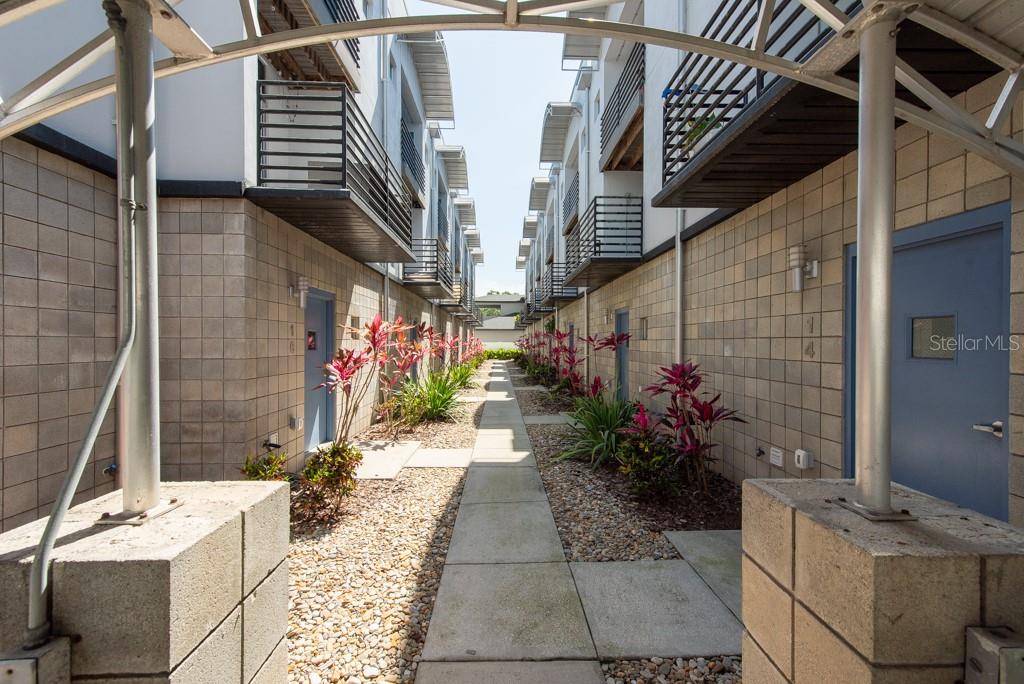 Image 5 of 57 For 5008 Macdill Avenue 10