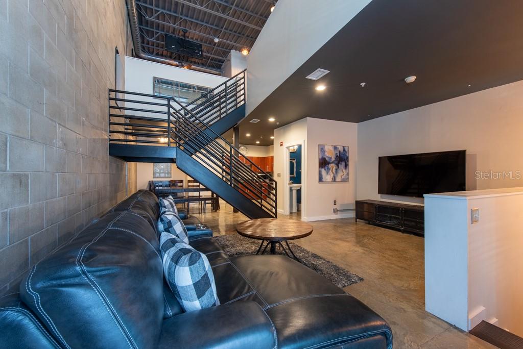 Image 9 of 57 For 5008 Macdill Avenue 10