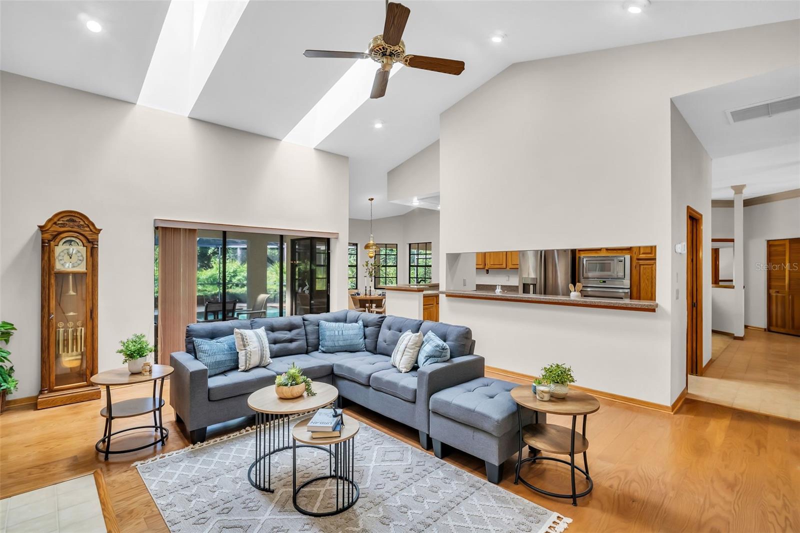 Image 15 of 62 For 10 Greenhaven Circle