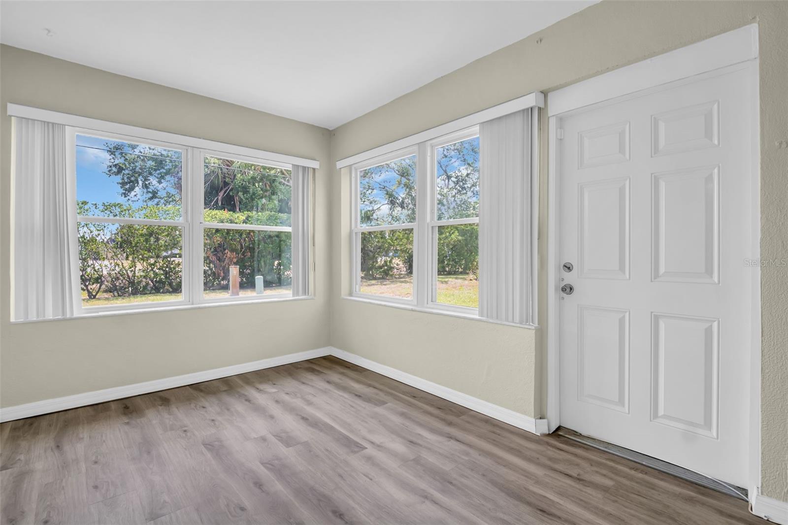 Image 19 of 56 For 9136 42nd Lane N