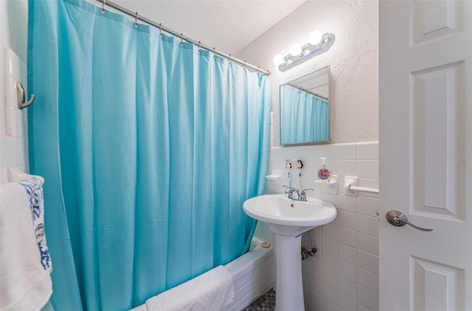 Image 22 of 47 For 3315 58th Avenue S 509