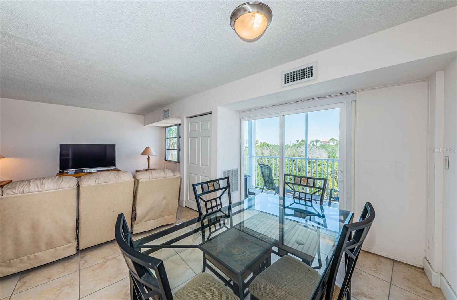 Image 9 of 47 For 3315 58th Avenue S 509