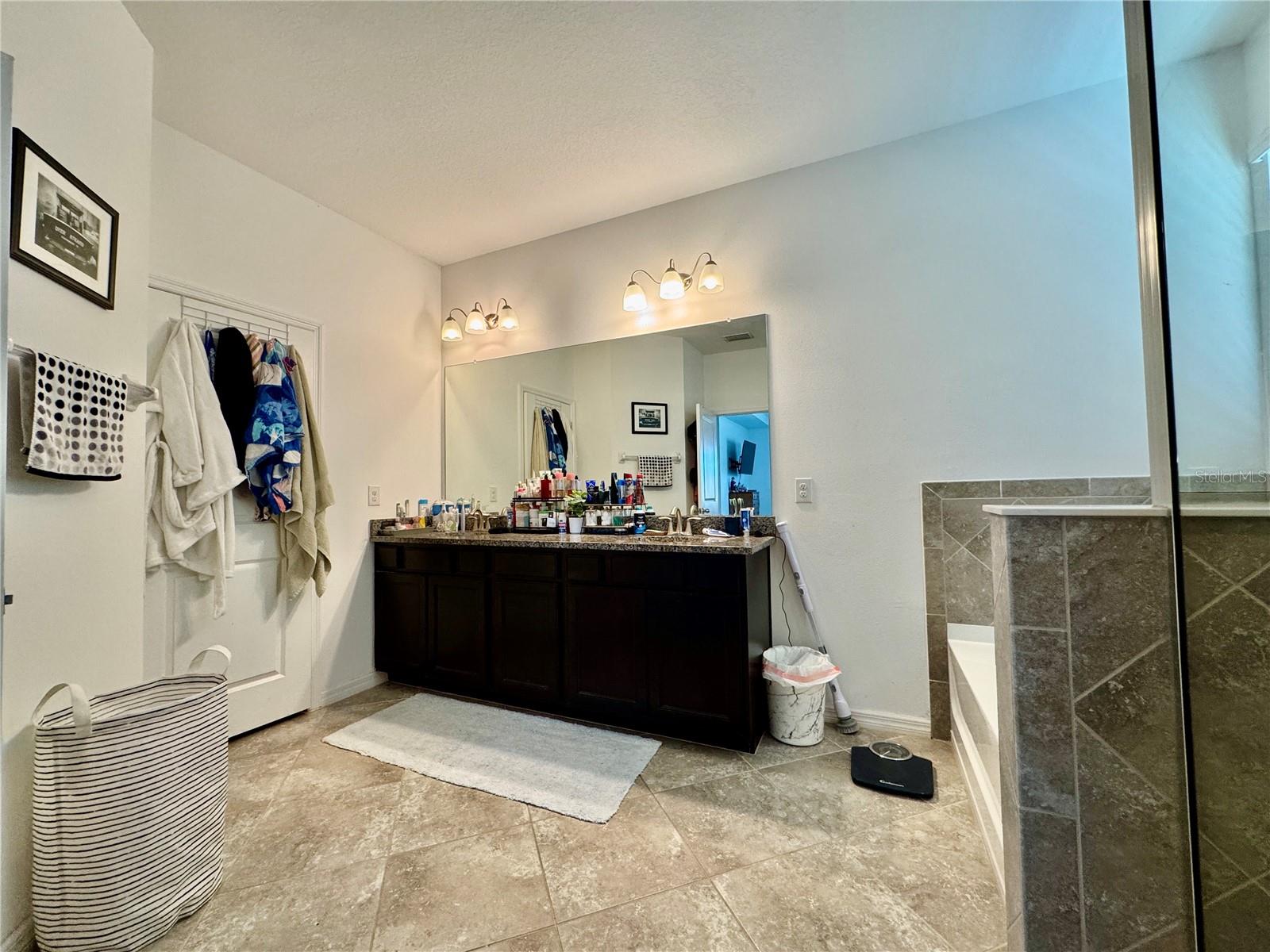 Image 18 of 23 For 420 Grand Vista Boulevard