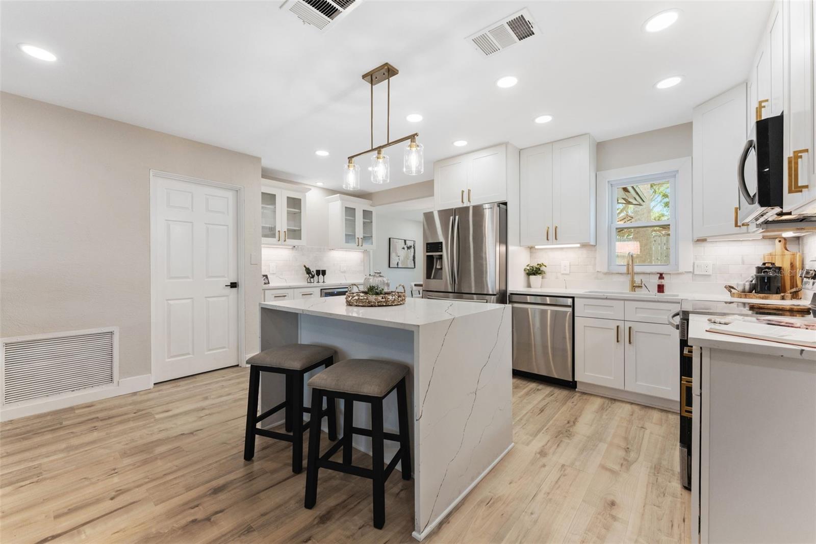 Image 11 of 42 For 7494 7th Street N