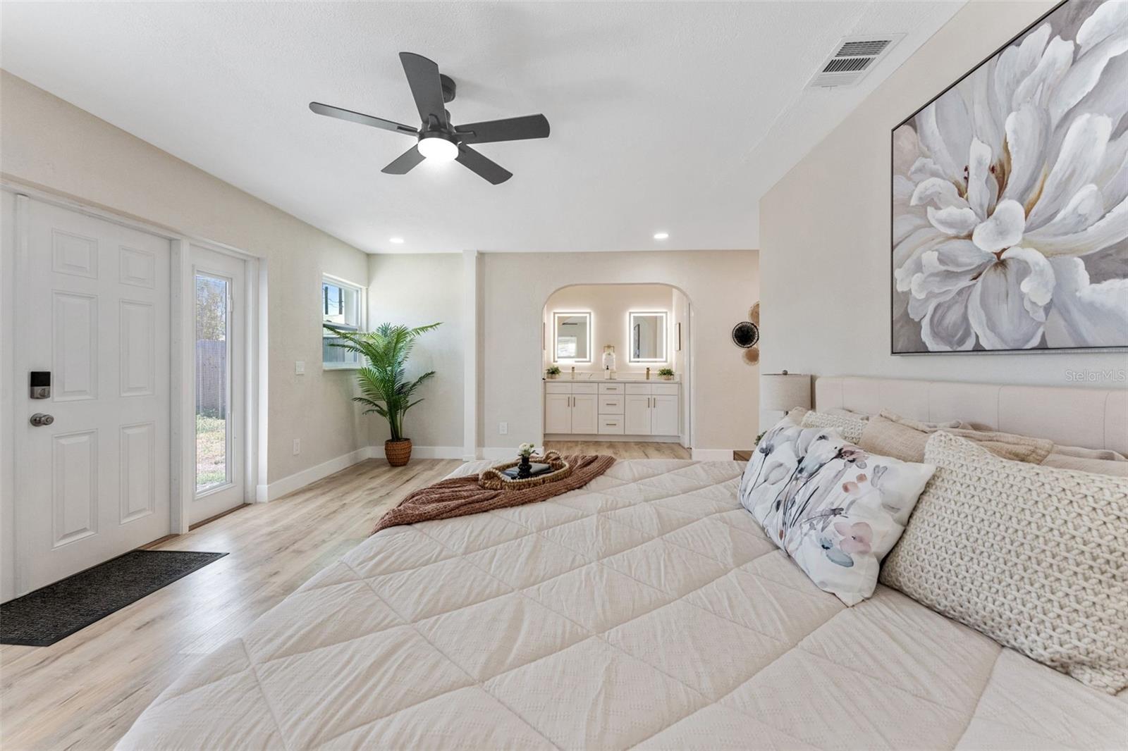 Image 17 of 42 For 7494 7th Street N