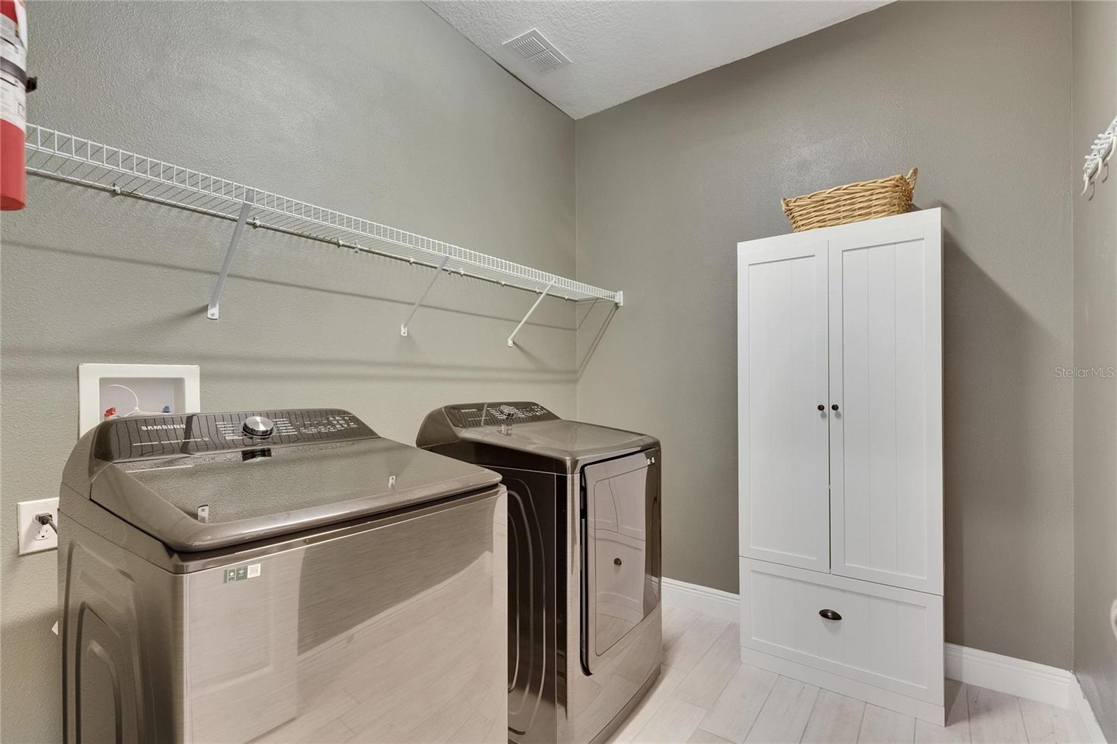 Image 23 of 100 For 5814 Silver Sun Drive