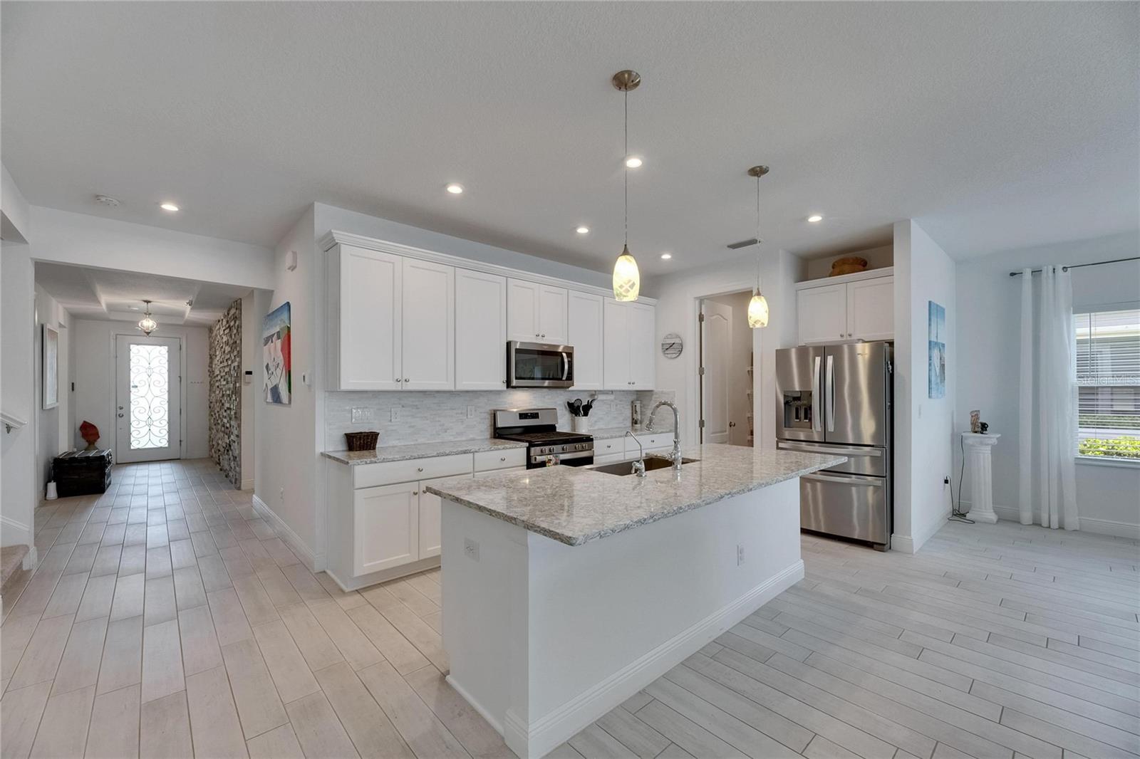 Image 4 of 100 For 5814 Silver Sun Drive