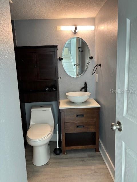 Image 11 of 26 For 4127 Dolphin Drive 4127