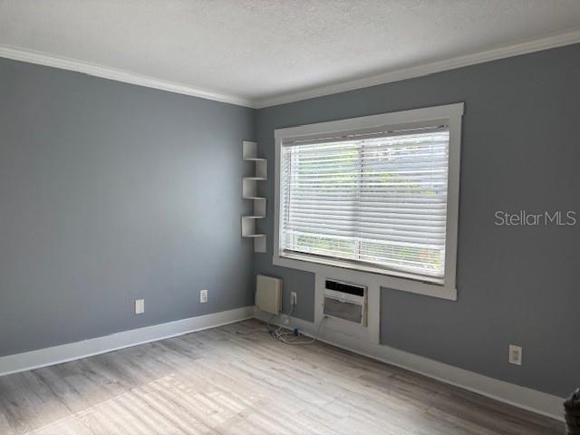 Image 5 of 26 For 4127 Dolphin Drive 4127