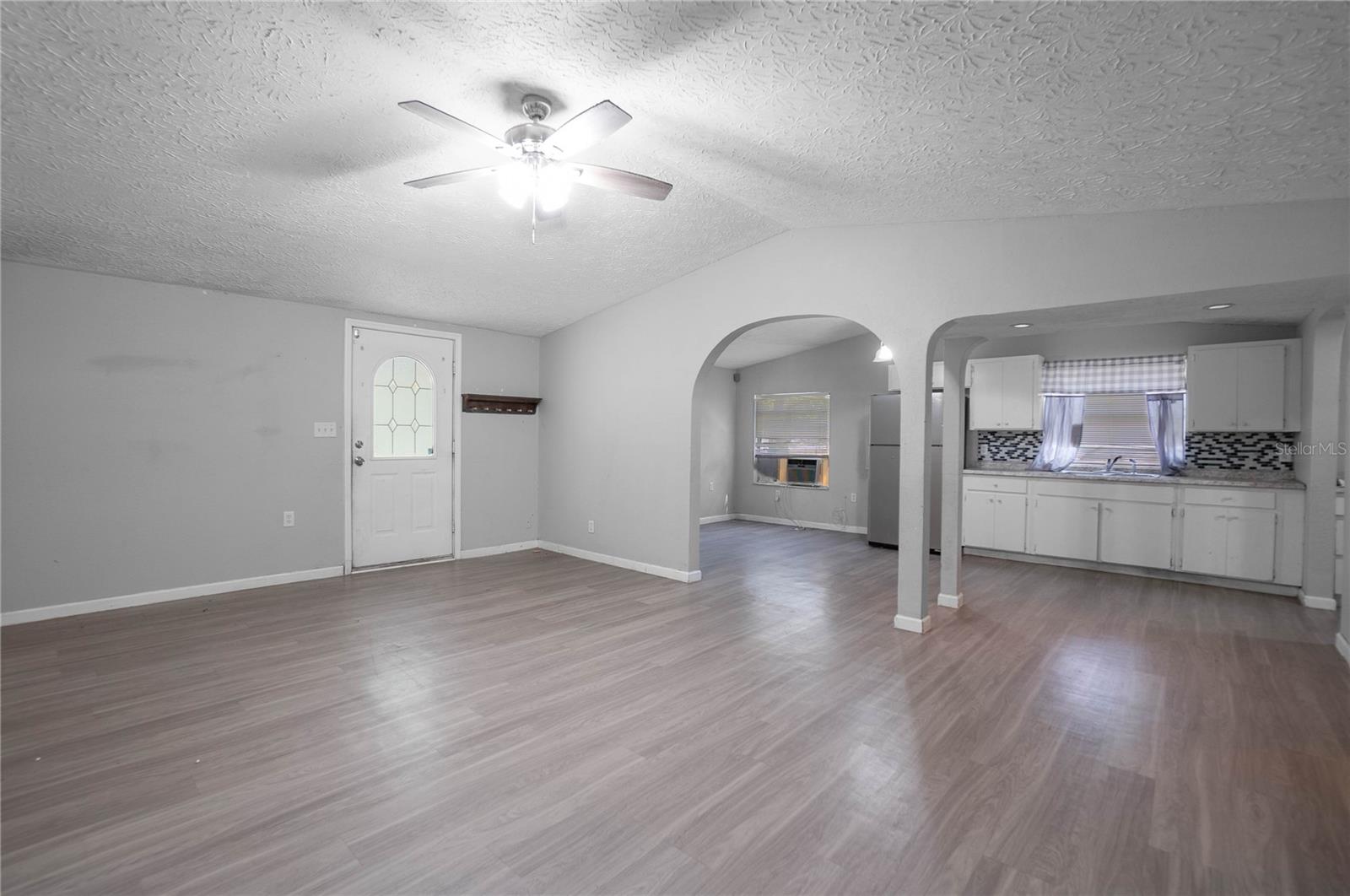 Image 10 of 27 For 7211 & 0 Sunnyside Drive