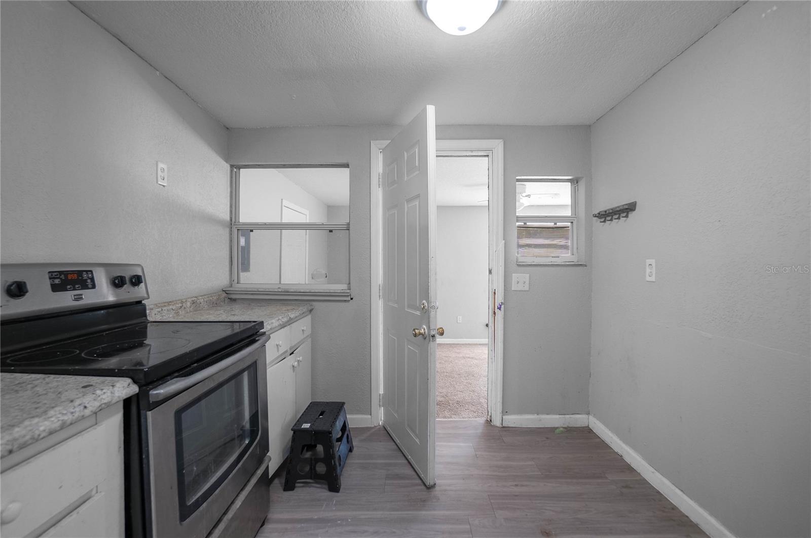 Image 13 of 27 For 7211 & 0 Sunnyside Drive