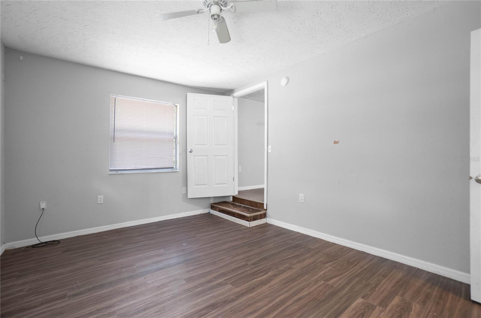Image 16 of 27 For 7211 & 0 Sunnyside Drive