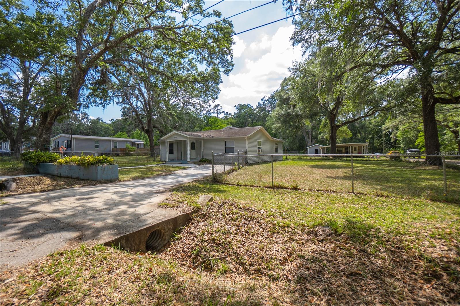 Image 3 of 27 For 7211 & 0 Sunnyside Drive