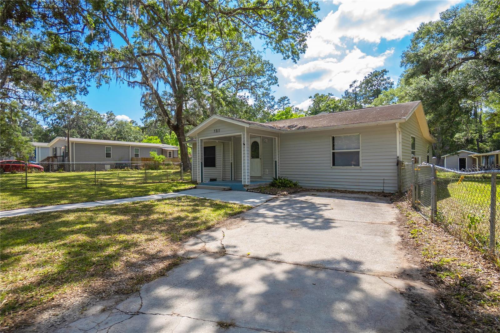 Image 6 of 27 For 7211 & 0 Sunnyside Drive
