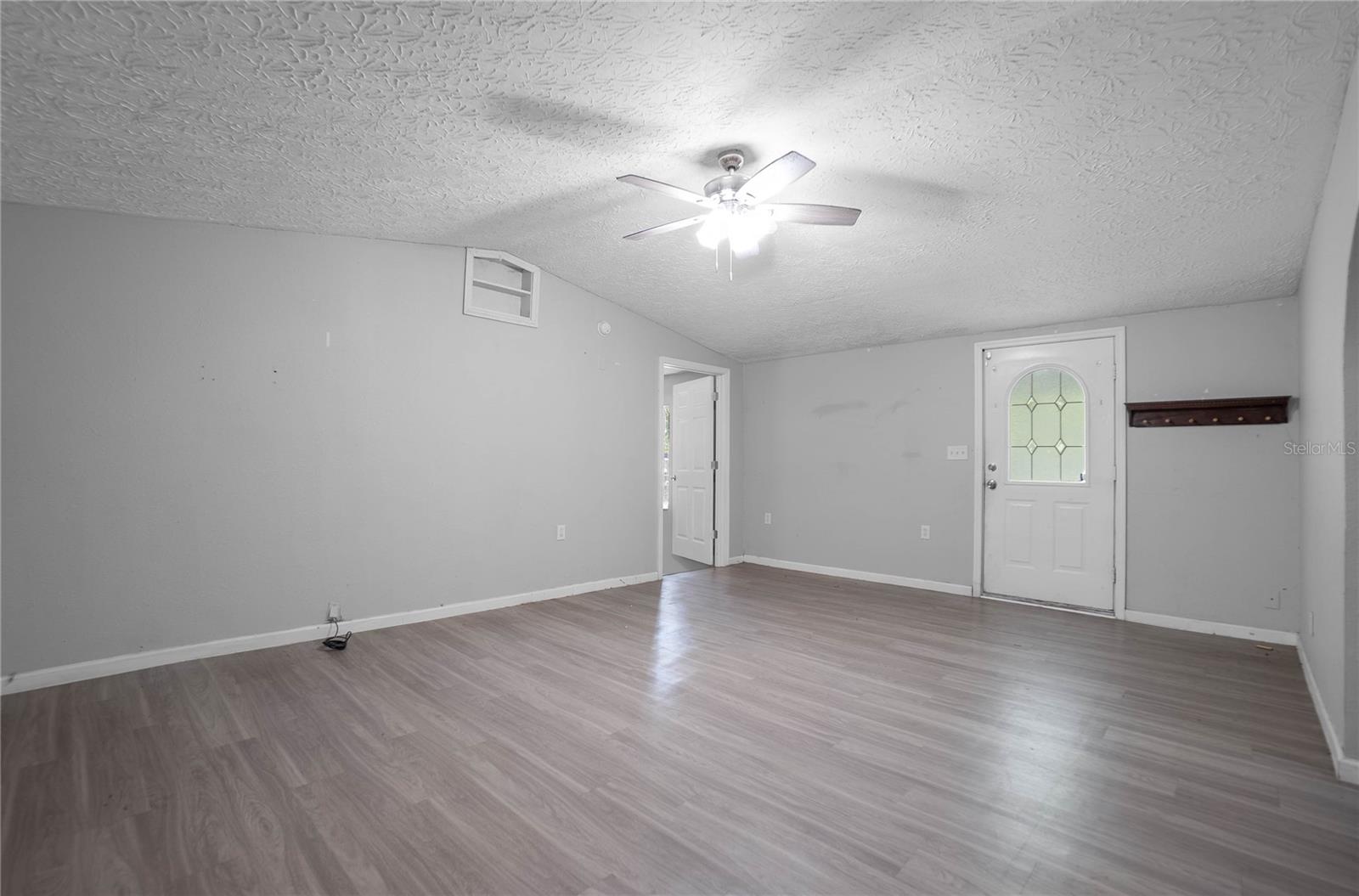Image 9 of 27 For 7211 & 0 Sunnyside Drive